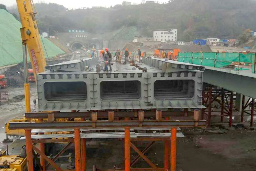 8th Span Steel Box Barder of Section 3, Fengxin Express Line, Zunyi City, Guizhoun maakunta