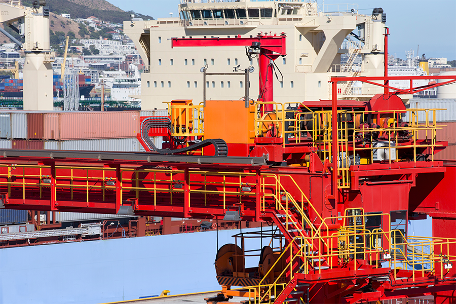Satamakoneiden laitteet